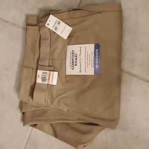 Dockers Relaxed Fit Pleated 42 x 32